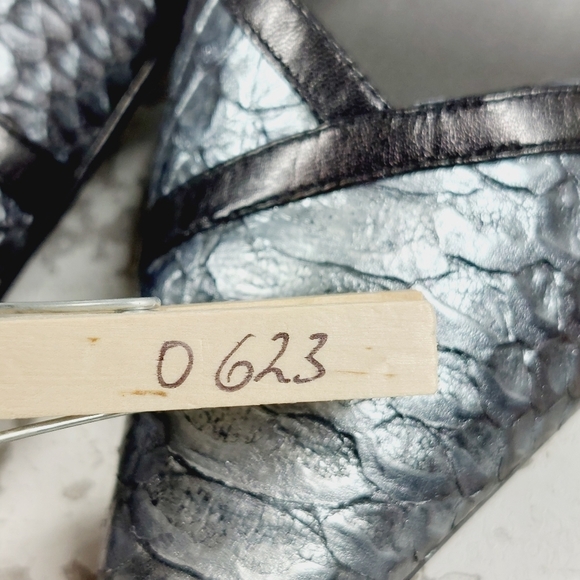 Jazz Metallic Black Blue Pointy Toe Ankle Strap Buckle Crocodile Skin Heels O623 - Picture 13 of 13